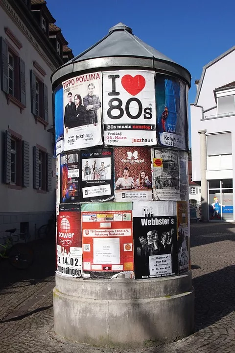 advertising-pillar-668659_960_720
